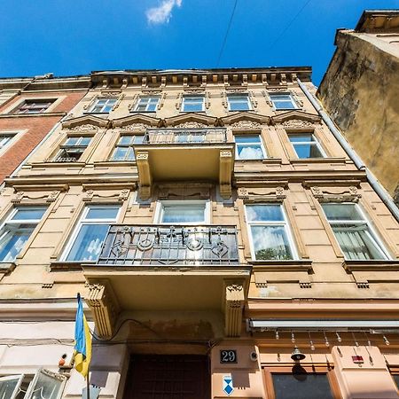 Квартира Подобово На Площі Ринок 39 Сам Центр Львова Exterior photo