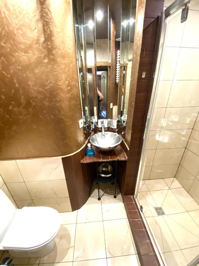 Квартира Подобово На Площі Ринок 39 Сам Центр Львова Exterior photo
